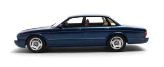 Jaguar XJR X300 (RHD) Antigua Blue Cult Scale Models 1:18 Resinemodell (Türen, Motorhaube... nicht zu öffnen!)